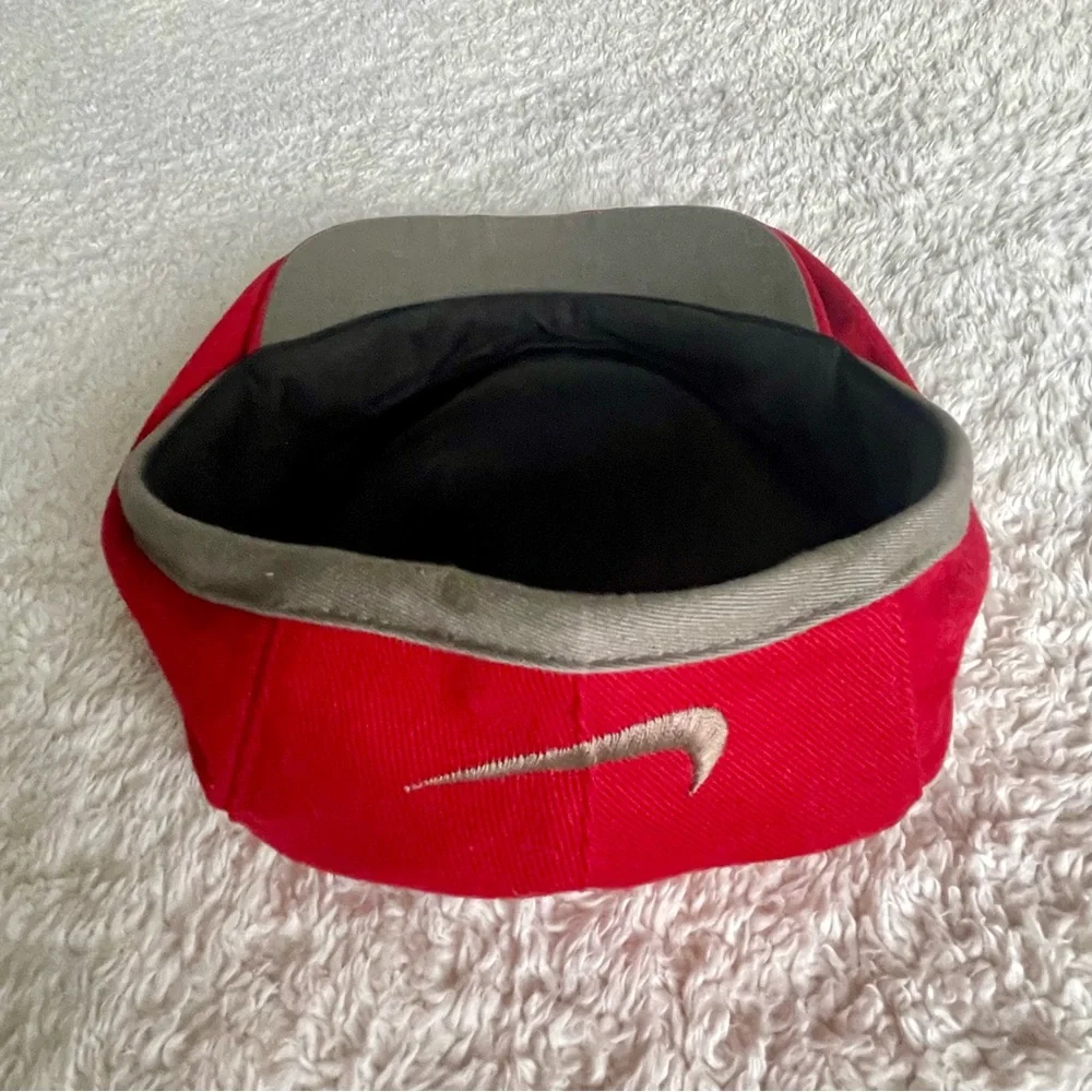 Vintage 90’s Nike Golf Bright Red Driver Cap Hat Tan Logo & Trim Newsboy - Picture 9 of 9